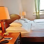 فندق غولنر 4*